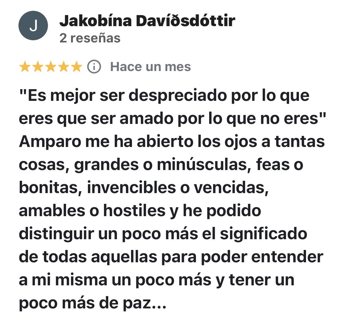 Reseña de 5 estrellas de Jakobína Davíðsdóttir sobre su experiencia con Amparo